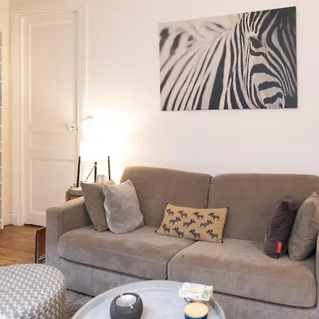 Nice Love Nest Well Located In Apartment *