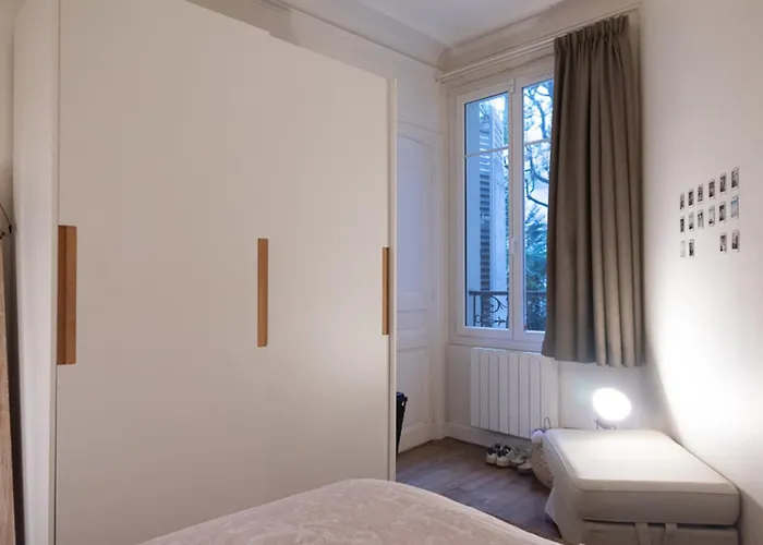 Nice Love Nest Well Located In Apartment Paris